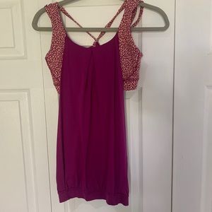 Lululemon 2 in 1 size 8 tank EUC LIKE NEW
